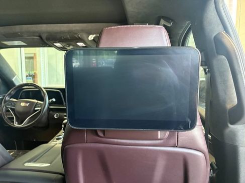 Certified 2023 Cadillac Escalade ESV Sport Platinum AWD/4WD image 15