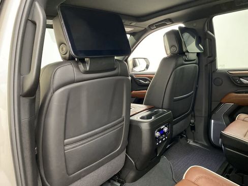 Used 2024 GMC Yukon Denali Ultimate image 16