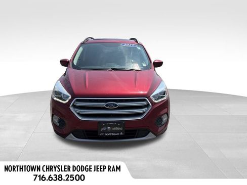 Used 2017 Ford Escape SE w/ Equipment Group 201A AWD/4WD image 2