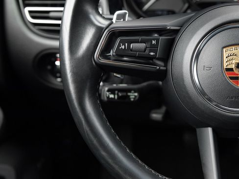 Certified 2024 Porsche Macan AWD/4WD image 15