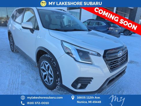 Used 2024 Subaru Forester Premium image 1