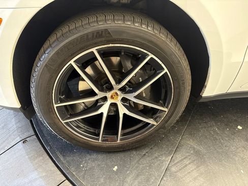 Certified 2023 Porsche Macan AWD/4WD image 14