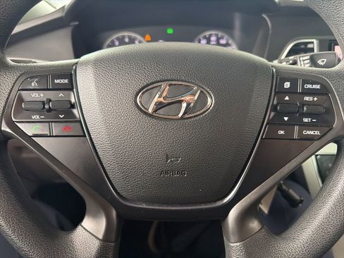 Used 2015 Hyundai Sonata SE w/ Option Group 09 FWD image 16