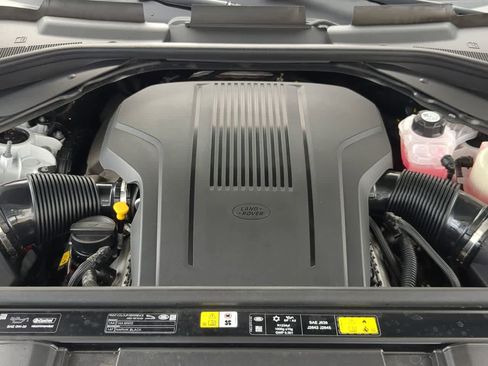 Used 2025 Land Rover Range Rover Long Wheelbase SE image 14