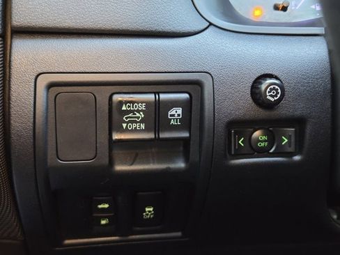 Used 2014 Lexus IS 250C image 19