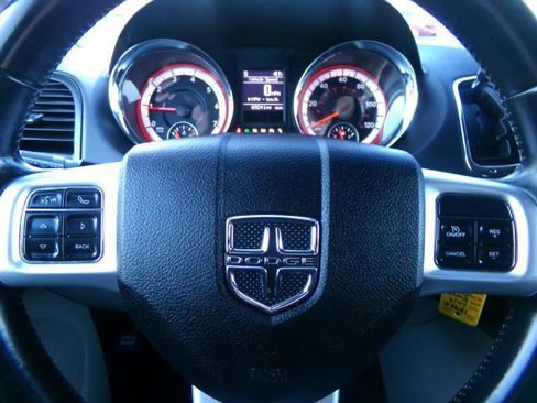 Used 2019 Dodge Grand Caravan SE w/ UConnect Hands-Free Group FWD image 14