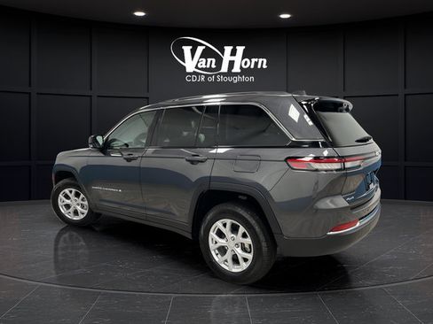 Used 2023 Jeep Grand Cherokee Limited w/ Luxury Tech Group II AWD/4WD image 5
