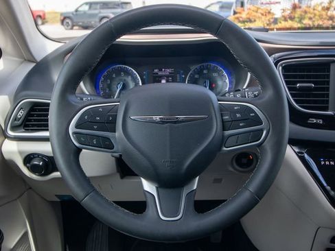 Used 2023 Chrysler Voyager LX FWD image 23