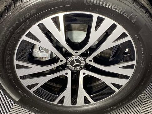 Used 2024 Mercedes-Benz GLB 250 image 28