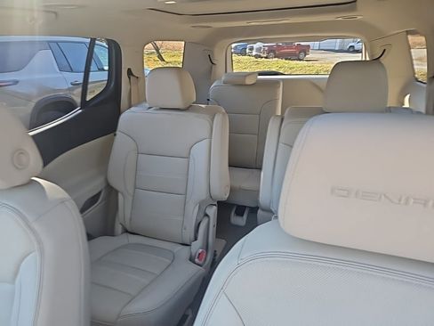 Used 2023 GMC Acadia Denali w/ Denali Ultimate Package image 18
