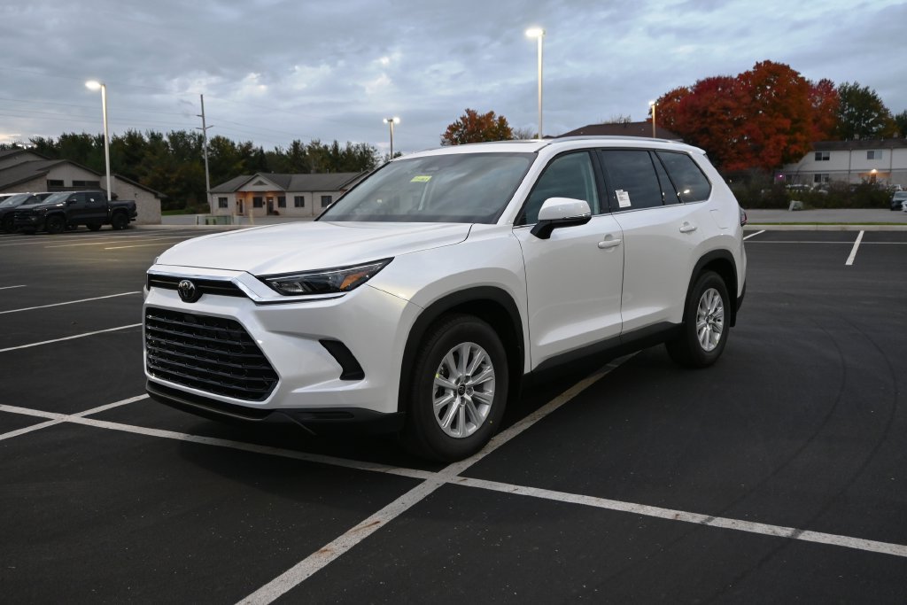 New 2026 Toyota Grand Highlander AWD Hybrid image 2