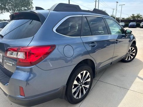 Used 2017 Subaru Outback 2.5i Limited AWD/4WD image 4