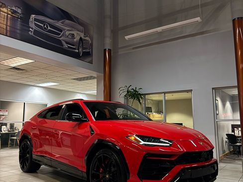 Used 2022 Lamborghini Urus image 9