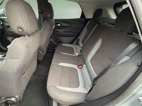 Used 2025 Chevrolet TrailBlazer LT AWD/4WD image 19