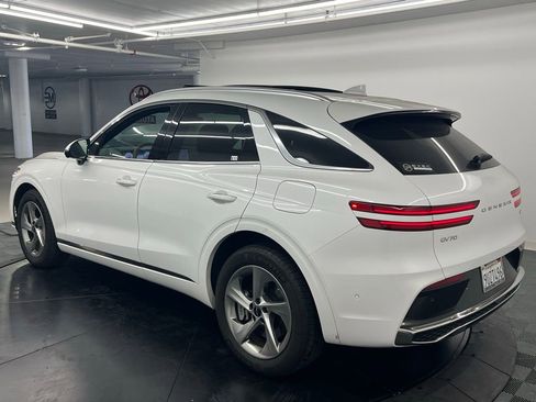 Used 2026 Genesis GV70 2.5T Advanced image 5