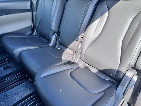 New 2026 Kia Carnival image 27