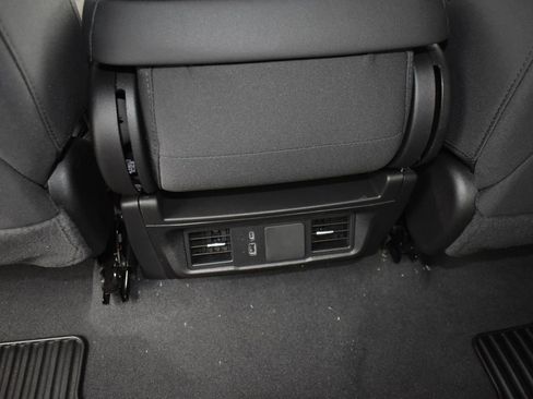 Used 2024 Chevrolet Silverado 2500 Custom w/ Custom Value Package image 17