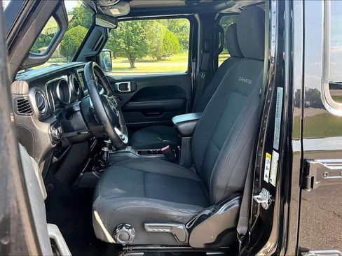 Used 2019 Jeep Wrangler Unlimited Sahara AWD/4WD image 24
