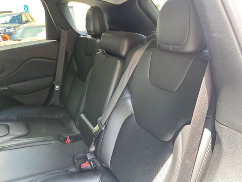 Used 2020 Jeep Cherokee Latitude Plus image 34