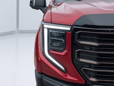 Used 2025 GMC Sierra 1500 AT4X image 9