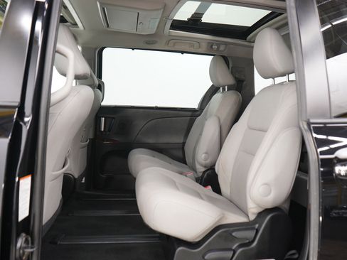 Used 2017 Toyota Sienna Limited Premium w/ Protection Package AWD/4WD image 22