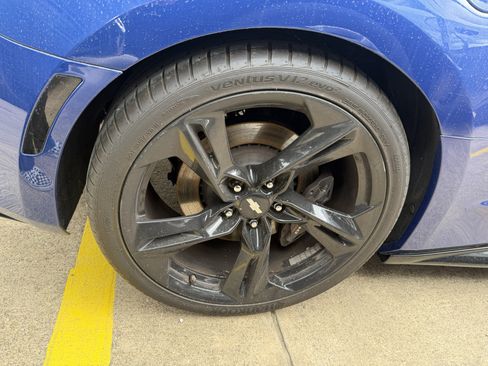 Used 2019 Chevrolet Camaro SS RWD image 41