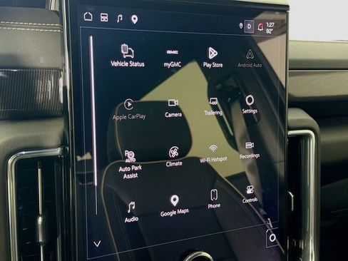 Used 2025 GMC Yukon Elevation RWD image 15