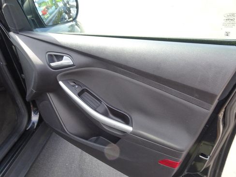 Used 2014 Ford Focus SE w/ Equipment Group 201A image 15