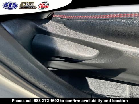 Used 2017 Toyota Camry SE w/ Moonroof Package FWD image 16