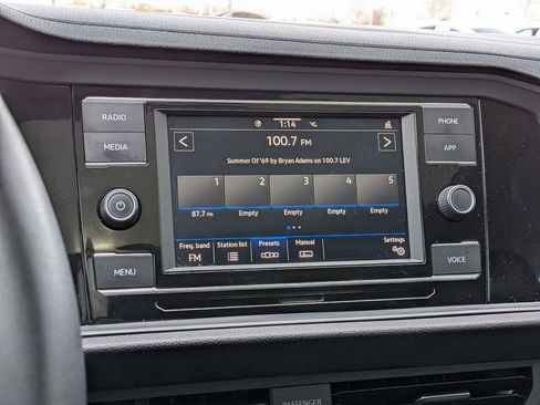 Used 2020 Volkswagen Jetta SE w/ SE Cold Weather Package image 17