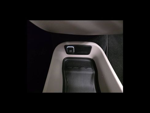 Used 2023 Chrysler Pacifica Touring-L FWD image 23