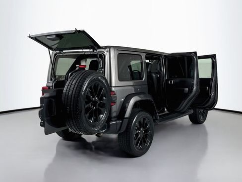 Used 2021 Jeep Wrangler Unlimited Sahara w/ Cold Weather Group AWD/4WD image 24