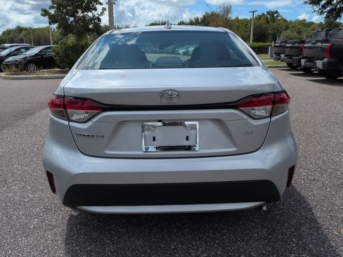 Used 2021 Toyota Corolla LE FWD image 5