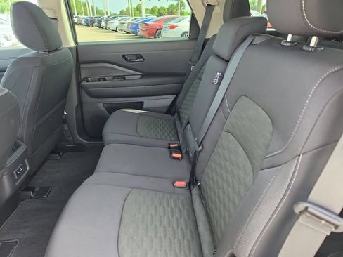 Used 2026 Nissan Pathfinder SV FWD image 12