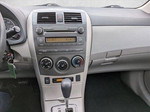 Used 2011 Toyota Corolla LE image 11