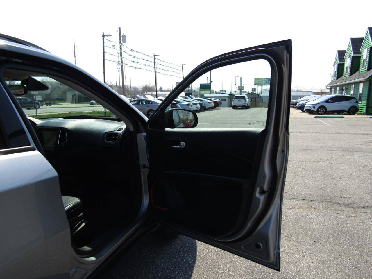 Used 2020 Jeep Compass Trailhawk AWD/4WD image 24