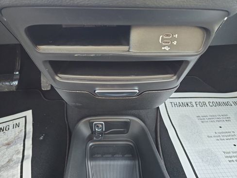 New 2026 Chrysler Pacifica Select w/ S Appearance Package image 22