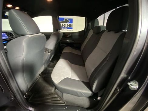 Used 2022 Toyota Tacoma TRD Sport w/ Technology Package image 29