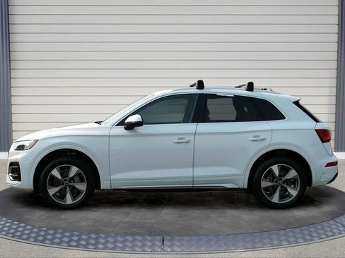 Used 2023 Audi Q5 2.0T Premium w/ Convenience Package AWD/4WD image 4