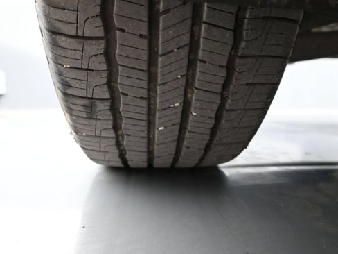 Used 2018 Chevrolet Impala LT FWD image 19