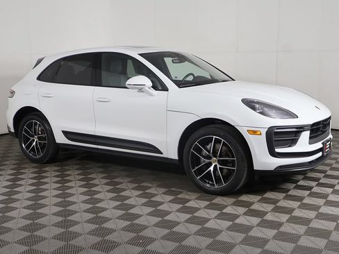 Used 2023 Porsche Macan AWD/4WD image 14