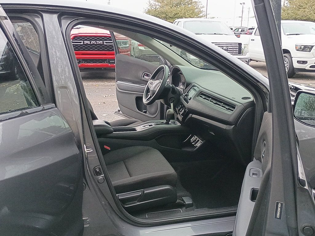Used 2016 Honda HR-V LX image 16