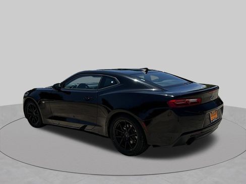 Used 2018 Chevrolet Camaro LT RWD image 3