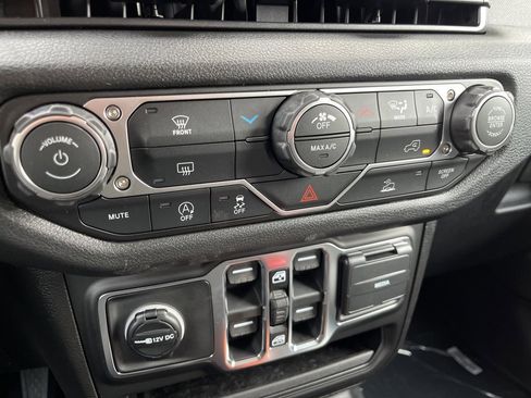 New 2026 Jeep Gladiator Sport image 36