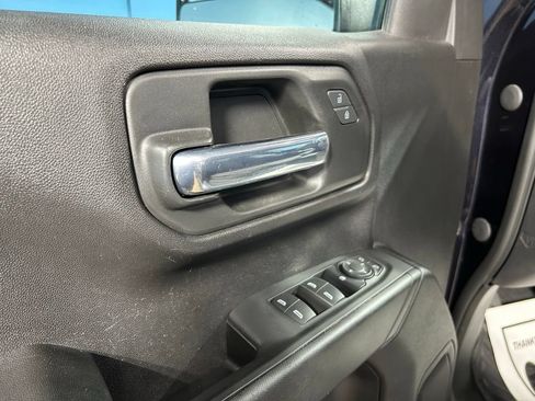Used 2022 Chevrolet Silverado 1500 Custom Trail Boss AWD/4WD image 32