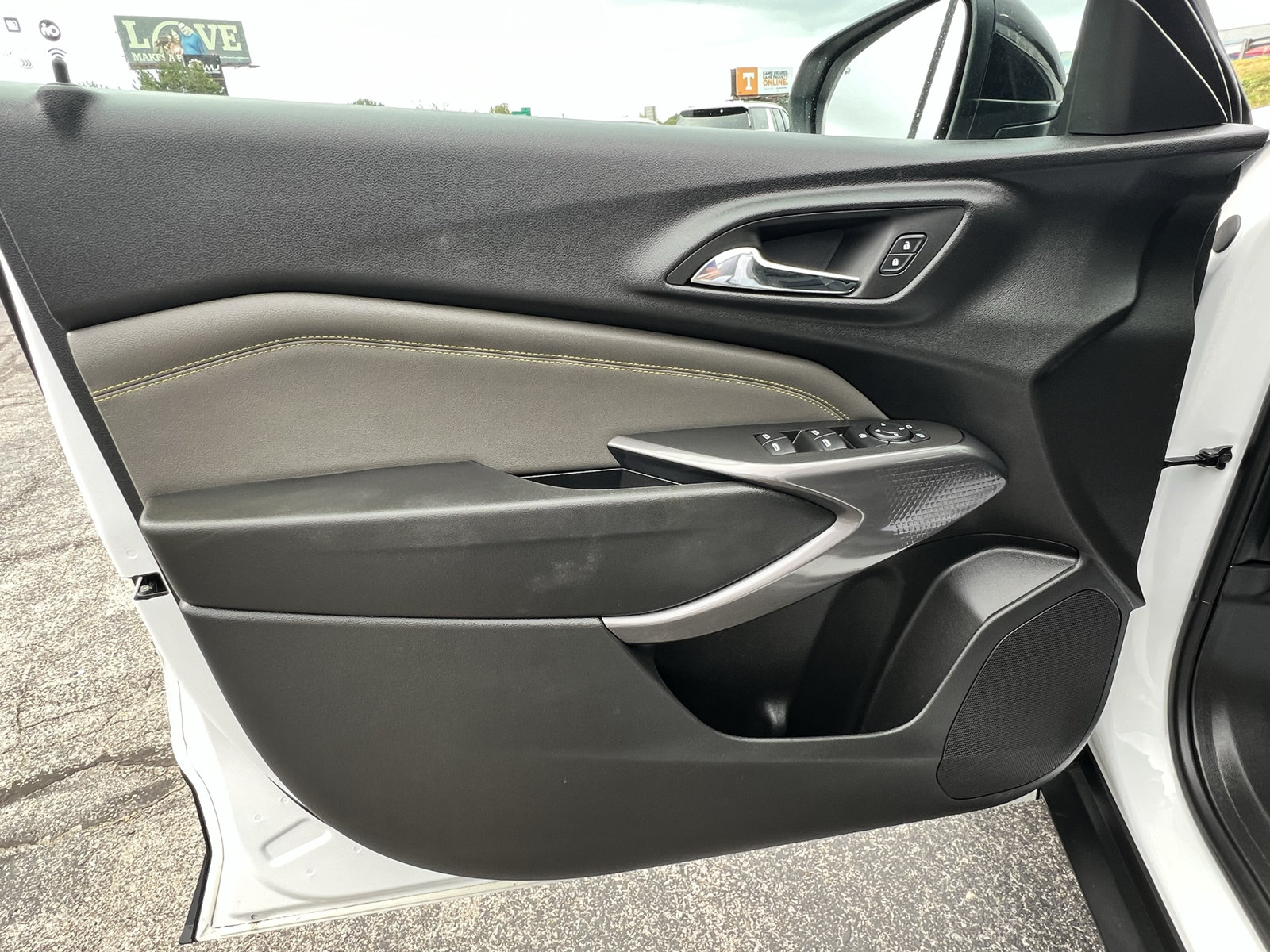 Used 2024 Chevrolet Trax ACTIV w/ Driver Confidence Package FWD image 26