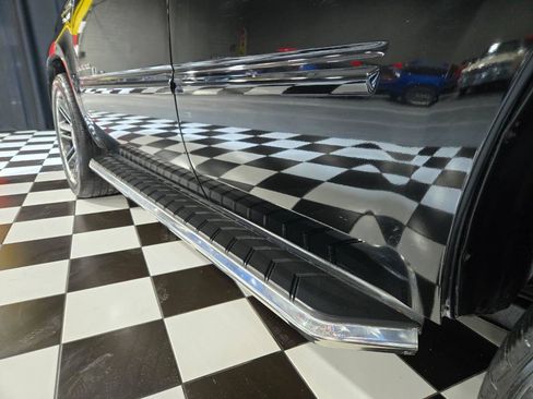 Used 2013 Cadillac Escalade Premium image 11