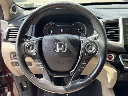 Used 2016 Honda Pilot Touring image 19