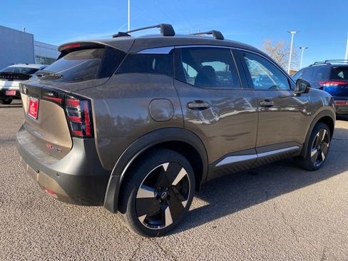 New 2026 Nissan Kicks SR image 5