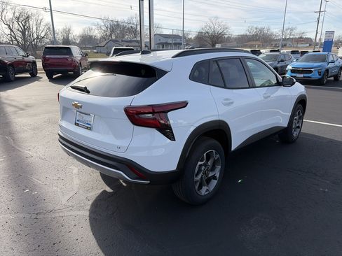 New 2026 Chevrolet Trax LT w/ Driver Confidence Package image 3
